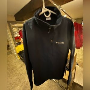 Columbia XXL navy blue soft shell jacket. Brand new never worn.